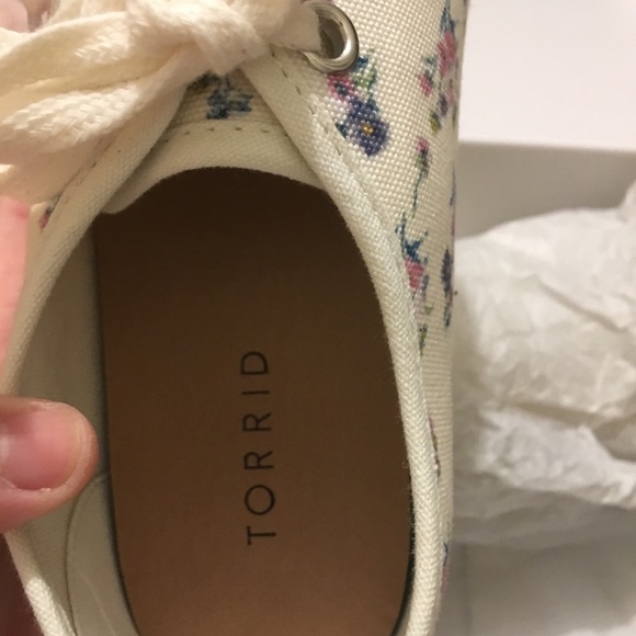 Torrid shoes size 9 wide - Picture 3 of 5